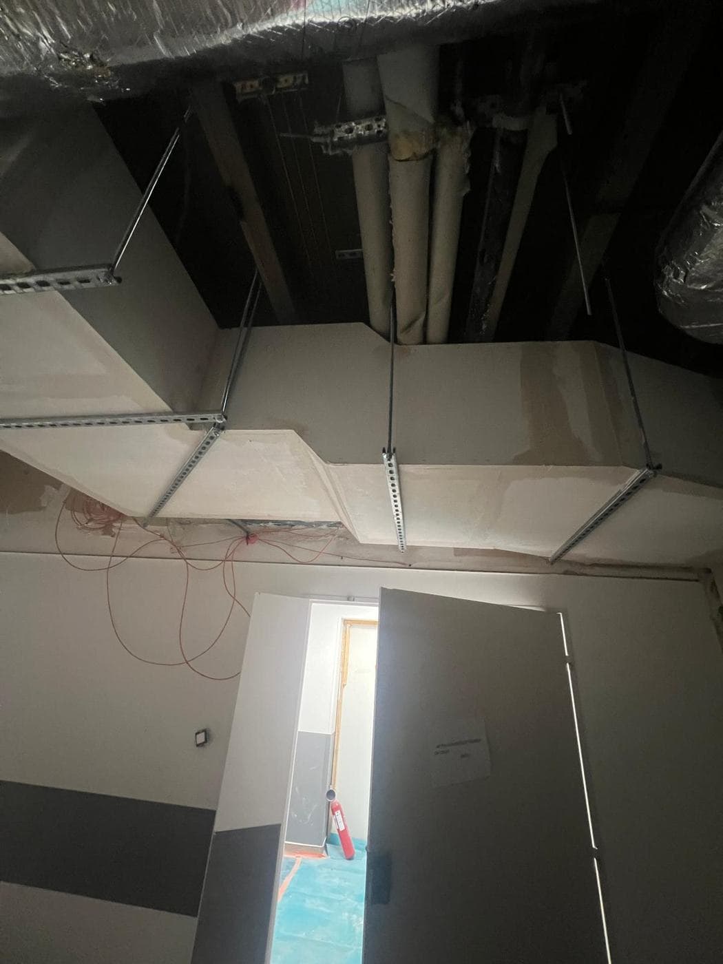 Gaines de désenfumage CF 1 h ou 2 h — plaques silico-calcaire PROMATECT-L500 — Gaine en plafond