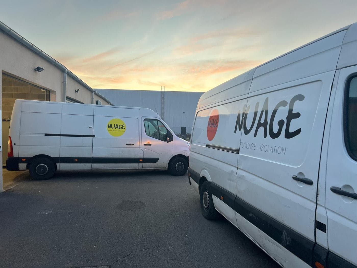 Les camions NUAGE — Jaune et rouge